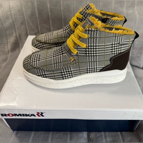 Romika Helsinki 02 Black Yellow Faux Fur Boot Sneaker EU 36 US 5 to 5.5 - Picture 5 of 13